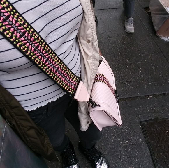 Meet Anisa - Picture 3 of 5